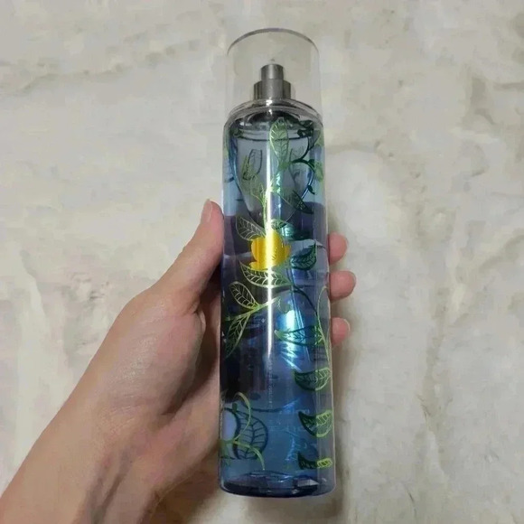 Bath & Body Works Freesia Perfume Fragrance Mist Rare Retired 90s Reeboot 8 oz - Picture 5 of 6